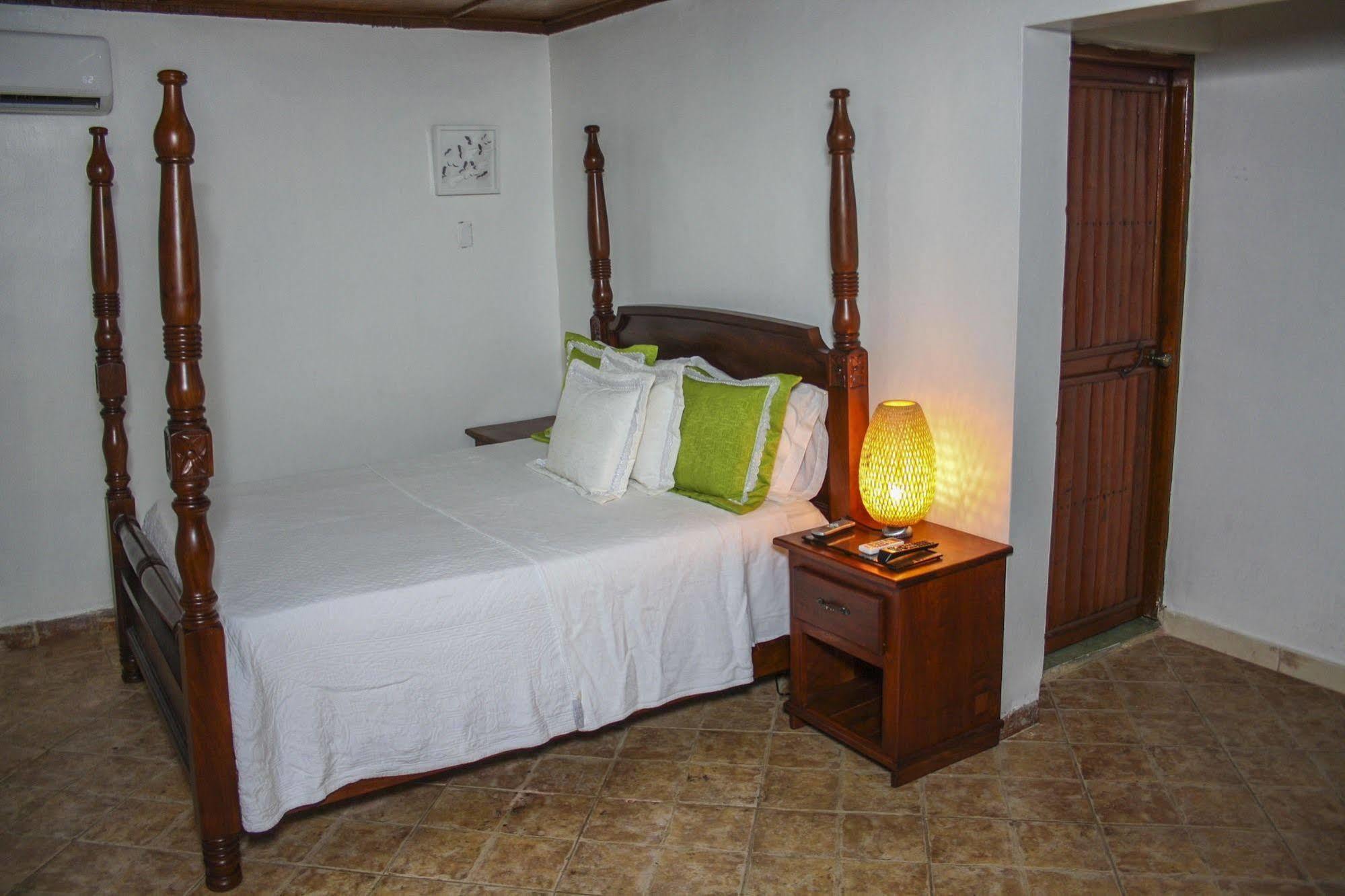 Hotel Sea Breeze Paraíso Buitenkant foto